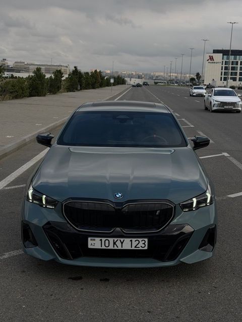 BMW i5, 83.9 kWh, 2024 il, 44 000 km — Bakı