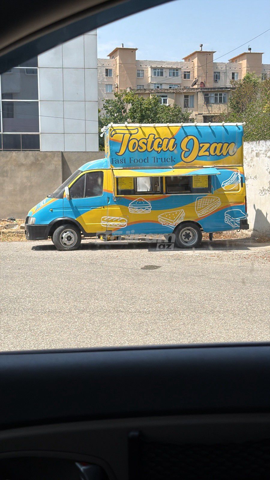 Karavan — Avtomobillər, Bakı