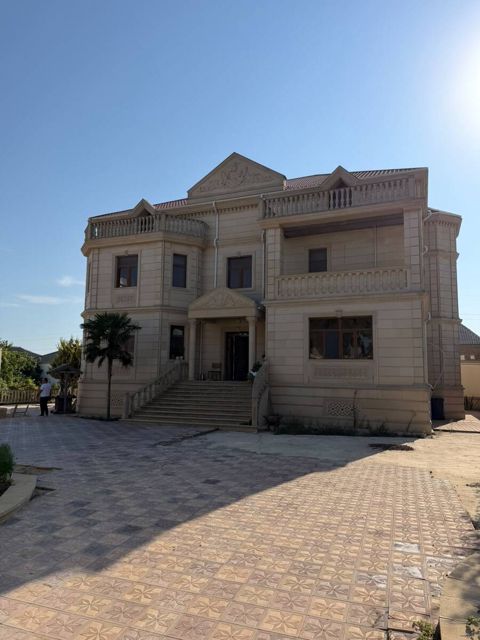 Satılır 6 otaqlı həyət evi/bağ evi 980 m² — Bakı
