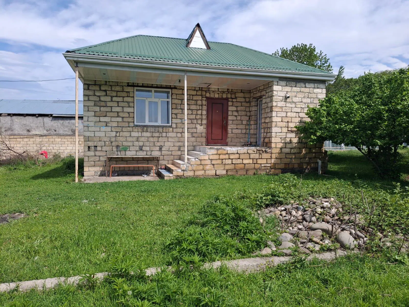 3 otaqlı bağ evi 62 m² satılır Qusar — 62 000 ₼ · Qusar · Ev, villa 3 otaqlı bağ evi 62 m² satılır Qusar — Qusar
