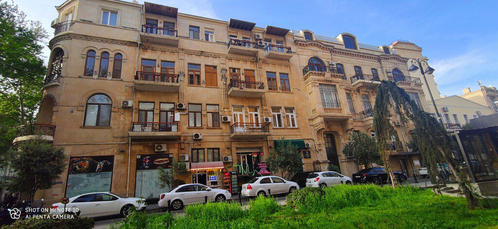 Satılır 5 otaqlı köhnə tikili 221 m² — Mənzil, Bakı (2)