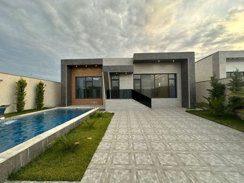 Satılır 4 otaqlı həyət evi/bağ evi 200 m² — Bakı