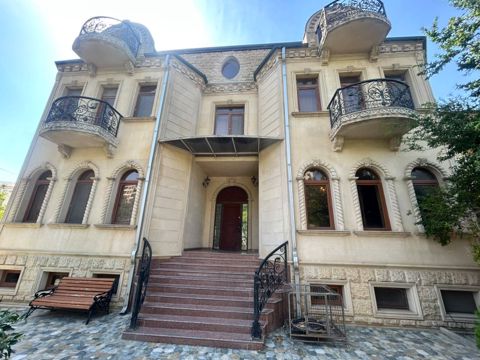 İcarəyə verilir 8 otaqlı həyət evi/bağ evi 550 m² — 5 500 ₼ · Bakı · Ev, villa İcarəyə verilir 8 otaqlı həyət evi/bağ evi 550 m² — Bakı