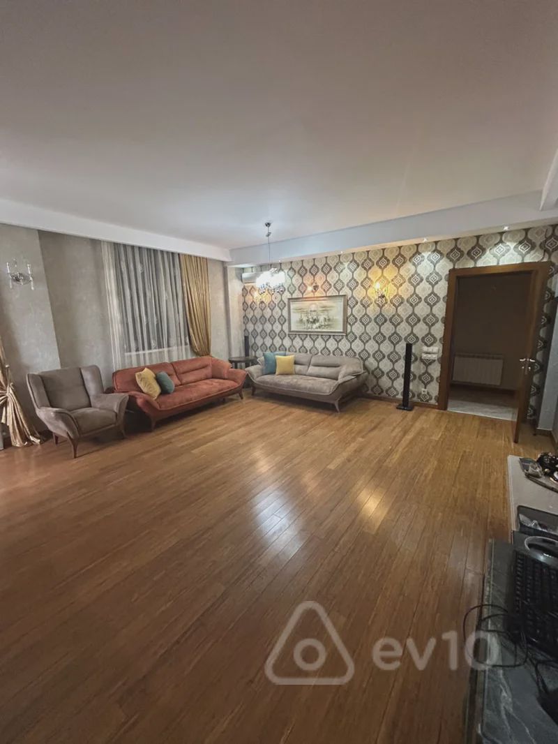 3 otaqlı mənzil, 127 m², Abbas Mirzə Şərifzadə küçəsi — Mənzil, Bakı