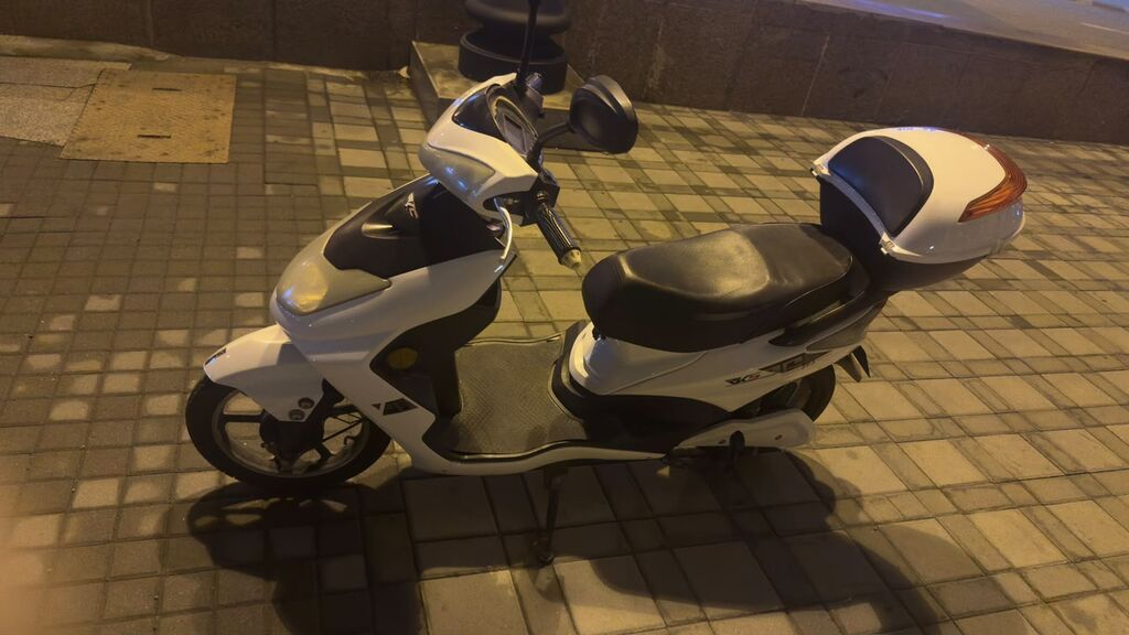 RKS - V6, 50 sm3, 2021 il, 3000 km — Mopedlər və skuterlər, Bakı