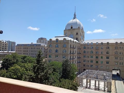 Satılır 5 otaqlı yeni tikili 240 m² — 740 000 ₼ · Bakı · Mənzil Satılır 5 otaqlı yeni tikili 240 m² — Bakı