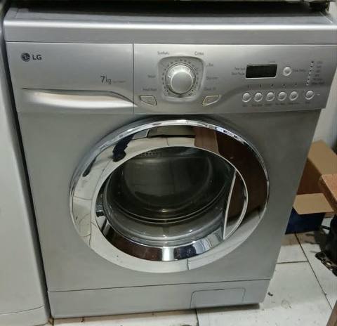 Lg 7 kq ela veziyetde 200 azn baki(catdirilma var) — Bakı