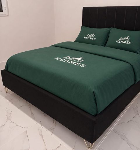 Yataq 330₼ .Matras var Baza yoxdur .Unvan Bineqedi &Rumi E — Bakı