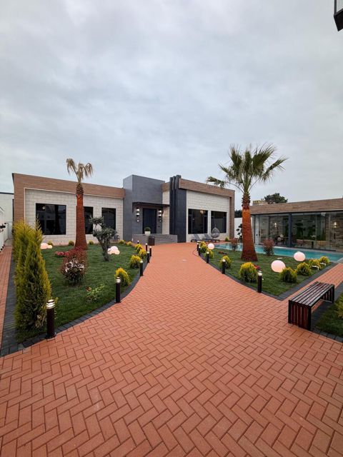 Satılır 5 otaqlı həyət evi/bağ evi 200 m² — 870 000 ₼ · Bakı · Ev, villa Satılır 5 otaqlı həyət evi/bağ evi 200 m² — Bakı
