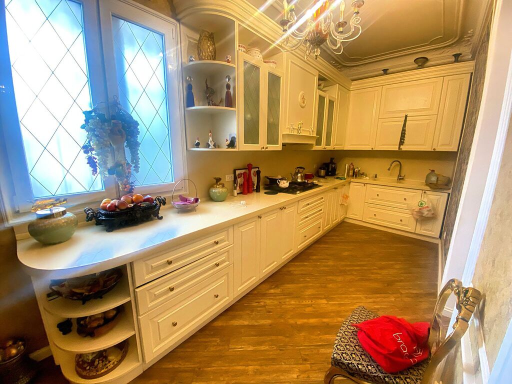 Satılır 5 otaqlı köhnə tikili 210 m² — Mənzil, Bakı (5)