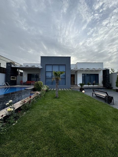 Satılır 4 otaqlı həyət evi/bağ evi 220 m² — Bakı