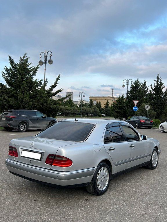 Mercedes E 220, 2.2 L, 1997 il, 280 000 km — Avtomobillər, Bakı (10)