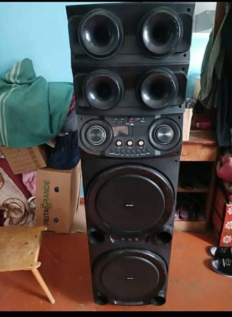 Musiqi mərkəzi qiymet 250 manat elim yandıda .2 aydir alinib .iki — Bakı