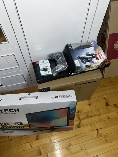 Masaüstü kompüter komplekti Daxildir: - SkyTech 24" LED monitor — Qobustan