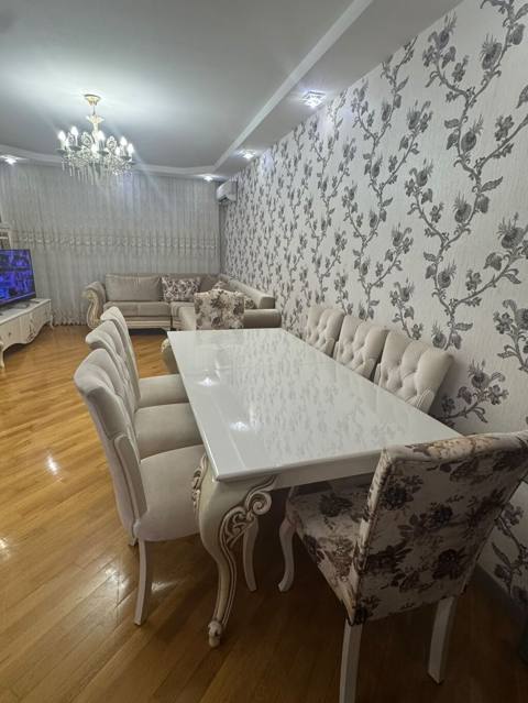 Masa destı 8 stulla 550 azn Ünvan Nerimanov Guler2 kod 6159 — Bakı