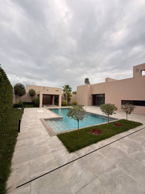 Satılır 4 otaqlı həyət evi/bağ evi 350 m² — 1 250 000 ₼ · Bakı · Ev, villa Satılır 4 otaqlı həyət evi/bağ evi 350 m² — Bakı