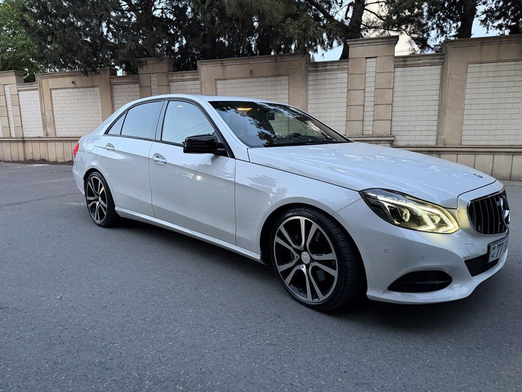 Mercedes E 220, 2.1 L, 2015 il, 233 300 km — Avtomobillər, Bakı (4)