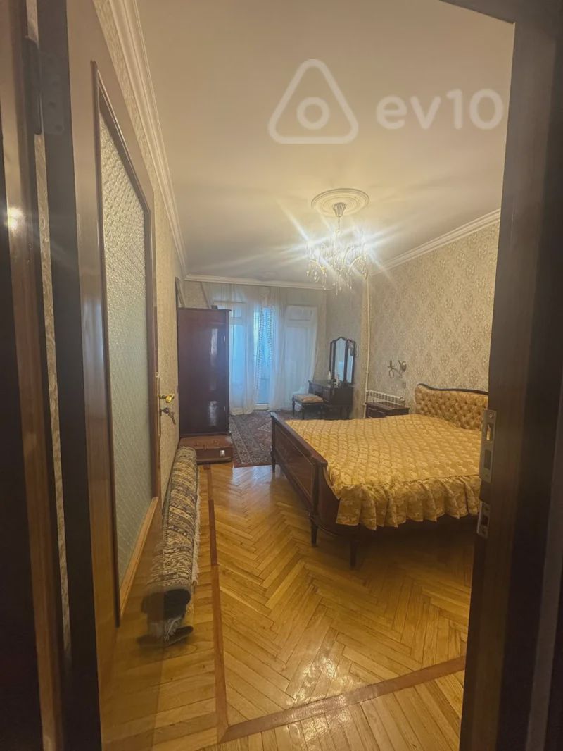 For sale: 4-room apartment (old building), 100 m² — Mənzil, Bakı (4)