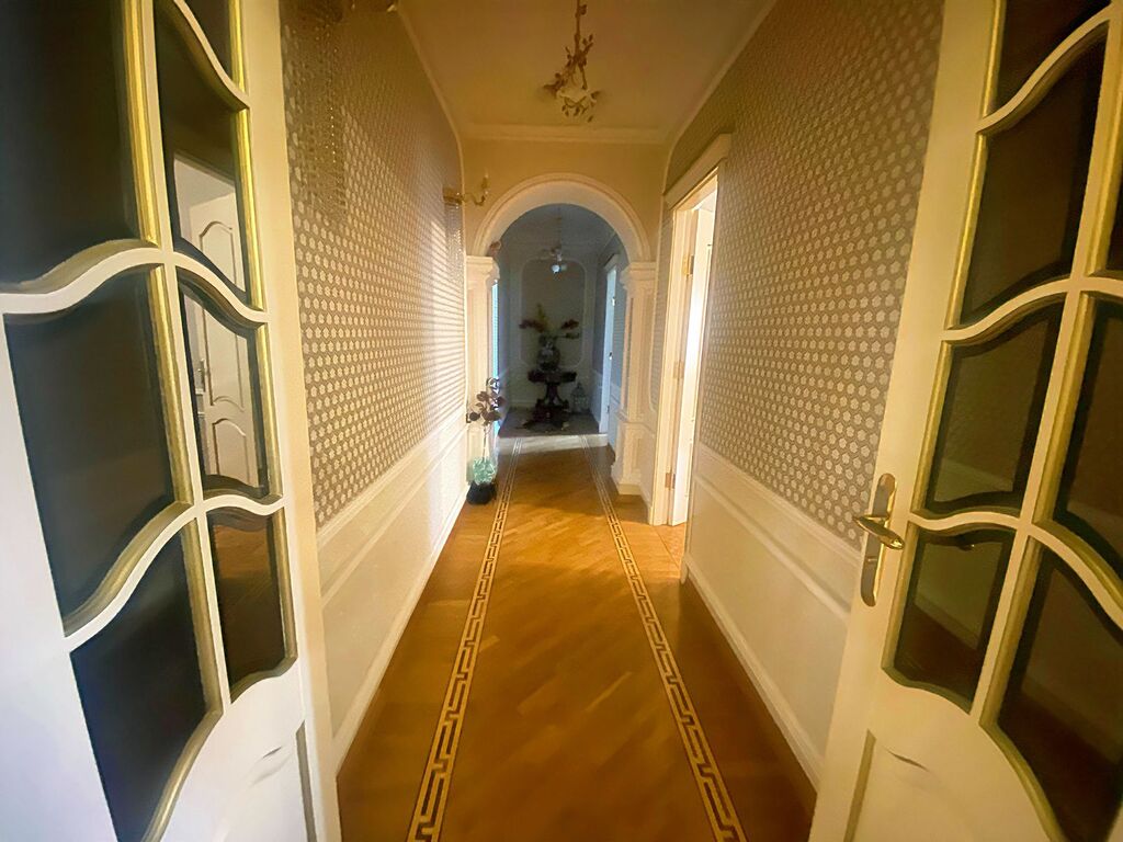 Satılır 5 otaqlı köhnə tikili 210 m² — Mənzil, Bakı (8)