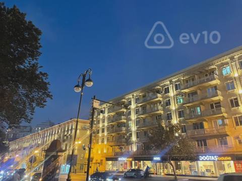 2 otaqlı mənzil, 60 m², İnşaatçılar prospekti — Baku