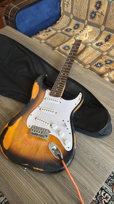 Fender Squier, vintage terzde modifiye edilib, yaxşı veziyyetdedir — Bakı