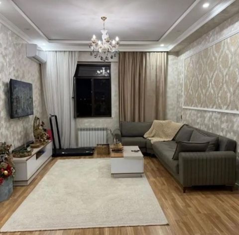 Kirayə verilir: Mənzilin daxili dizayn və mebel komplekti Təsvir — Bakı