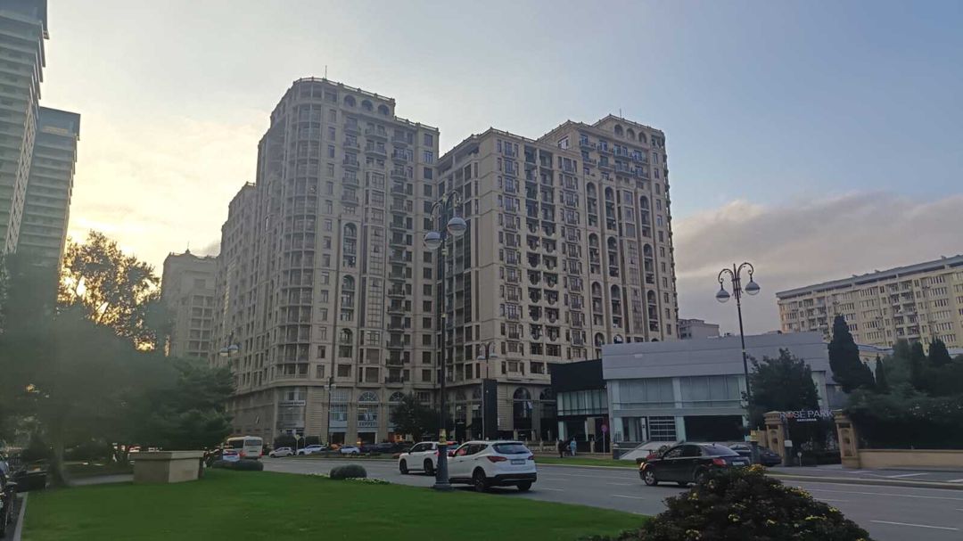 İcarəyə verilir 4 otaqlı yeni tikili 202 m² — Mənzil, Bakı