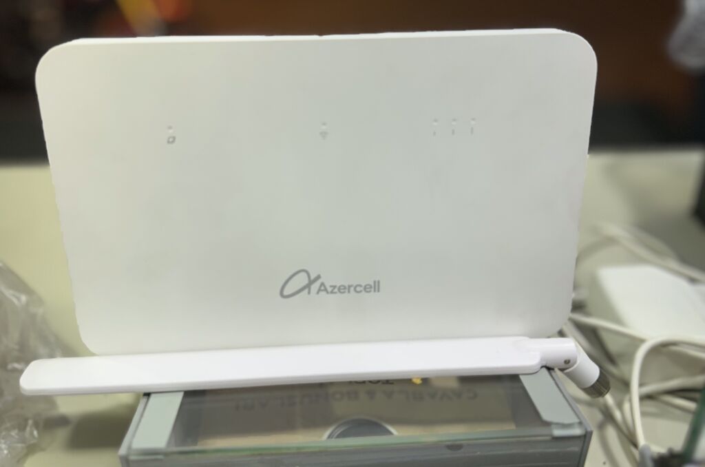 Azərcell routur2 ay istifadə edilib.İnternet çəkildiyi üçün — Şəxsi əşyalar, Bakı