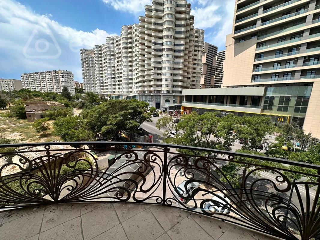3 otaqlı mənzil, 160 m², Tibliskidə çıraq plaza — Bakı