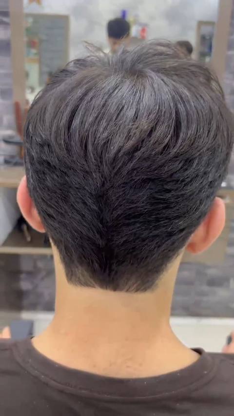 Bərbərlər Saç kəsimi — Bakı