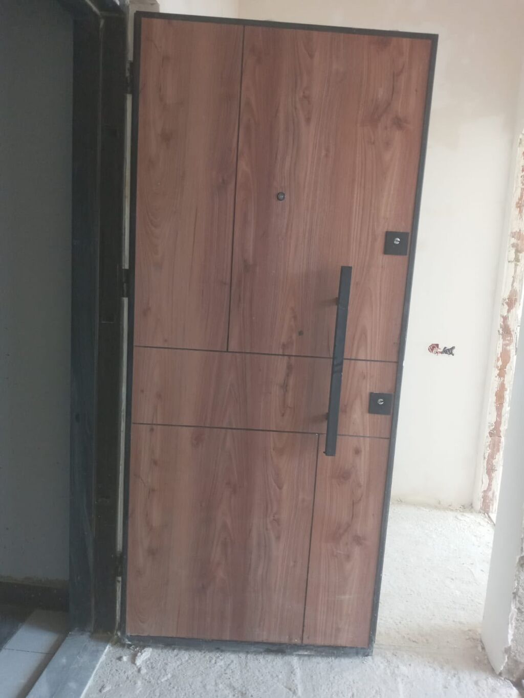 Demir qapi 100azn Xirdalan 4026 leli — Pəncərələr, qapılar, balkonlar, Digah