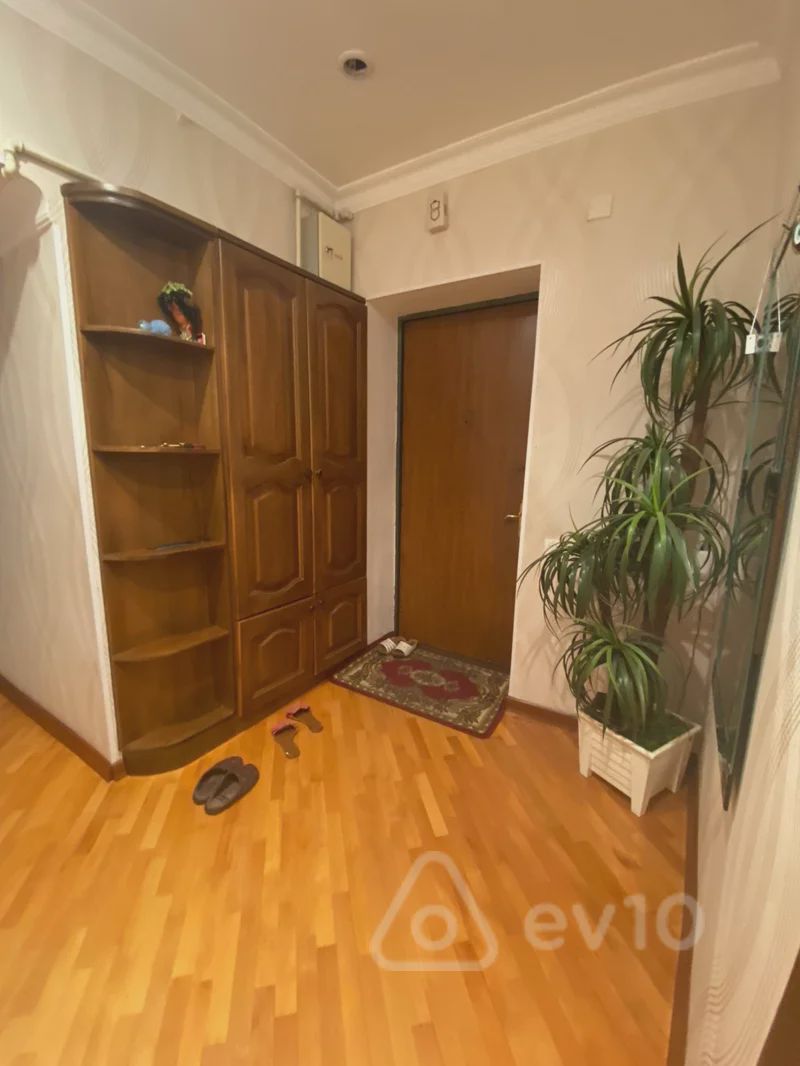For rent: 3-room apartment (old building), 70 m² — Mənzil, Bakı (8)