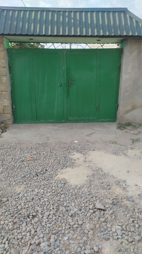 Metal darvaza – yaşıl rəngdə, ikitaylı - Material: qalın metal/sakit — 300 ₼ · Bakı · Pəncərələr, qapılar, balkonlar Metal darvaza – yaşıl rəngdə, ikitaylı - Material: qalın metal/sakit — Bakı