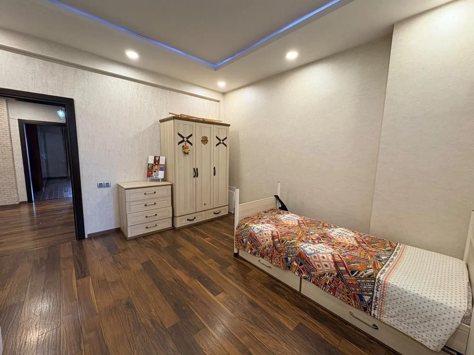 4 otaqlı mənzil 200 m² kirayə verilir Bakı, Xətai r — Mənzil, Bakı (7)
