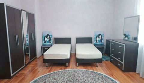 Gənc yataq dəsti – 560 manat Ünvan: Qaraçuxur Mətiş 2555 Dəst — Bakı