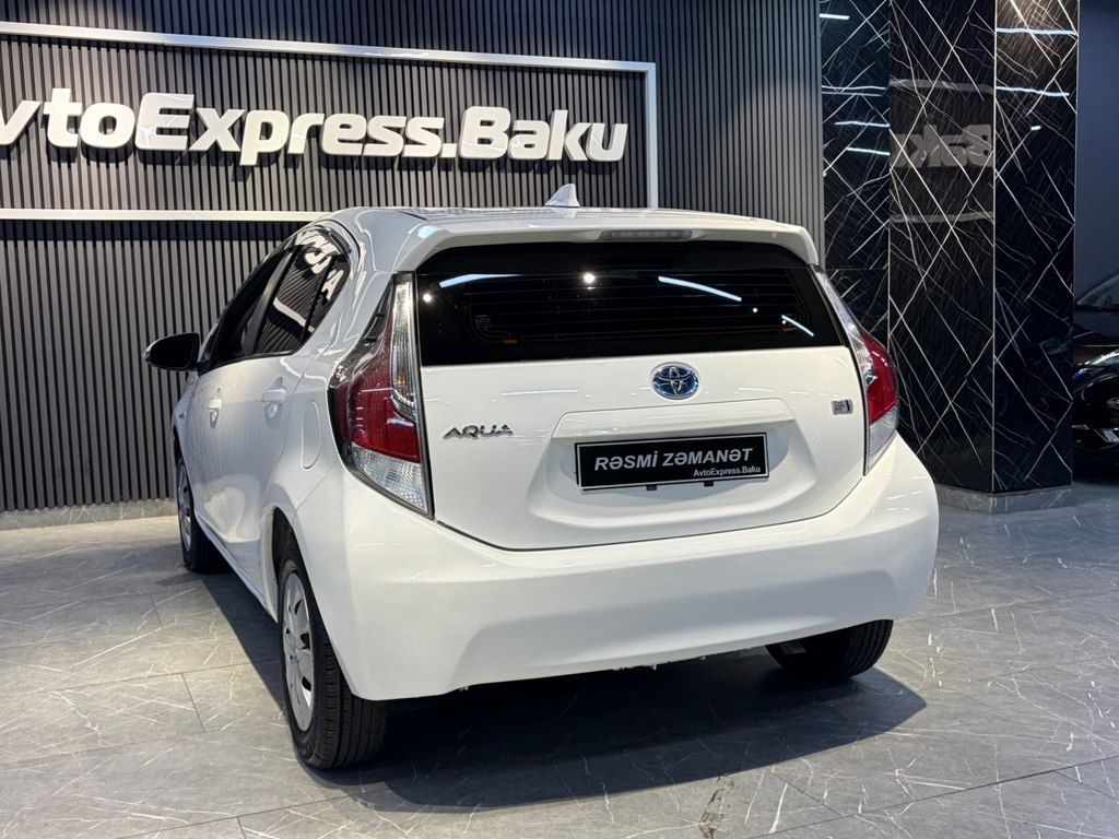 Toyota Aqua, 1.5 L, 0.87 kWh, 2018 il, 80 100 km — Avtomobillər, Bakı (6)