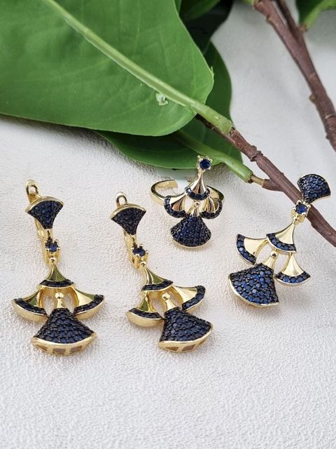 Bijuteriya dəsti kulon, sırğa və üzük BM39312BL_0195S_17 — 25 ₼ · Bakı · Mallar Bijuteriya dəsti kulon, sırğa və üzük BM39312BL_0195S_17 — Bakı