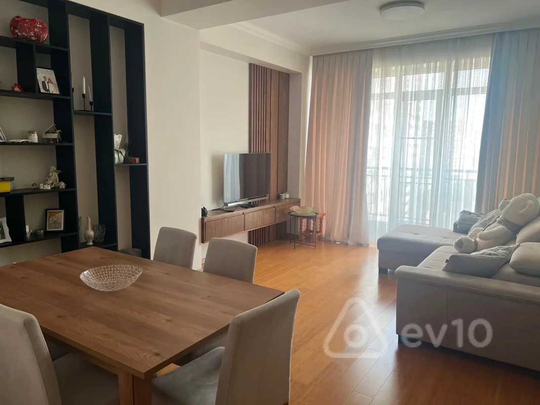 3 otaqlı mənzil, 95 m², 20 yanvar metrosunun yaxınlığı — Bakı