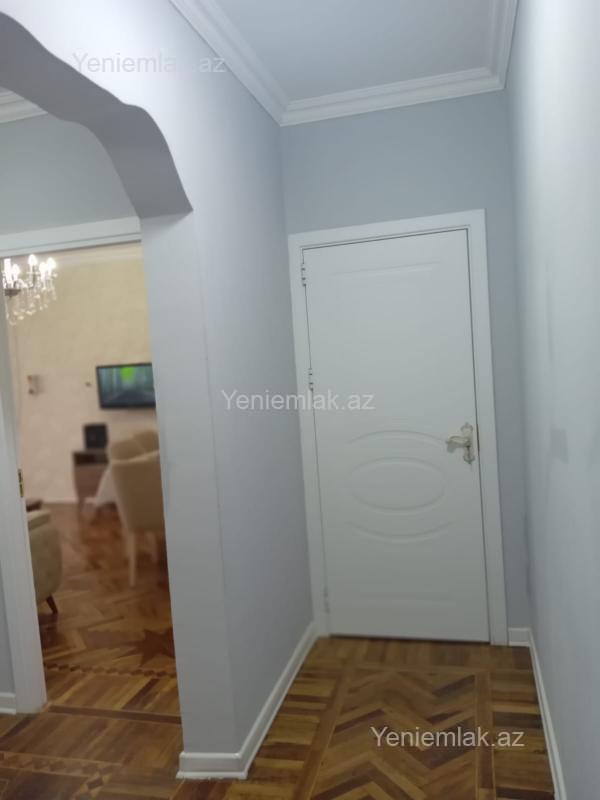 Satılır 3 otaqlı Bina evi menzil (Köhnə tikili), 70 m², 13-cü mikrorayon — Mənzil, Sumqayıt (8)