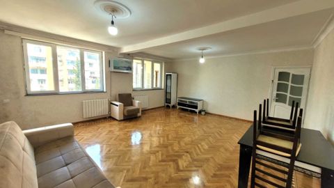 İcarəyə verilir 4 otaqlı köhnə tikili 90 m² — Bakı