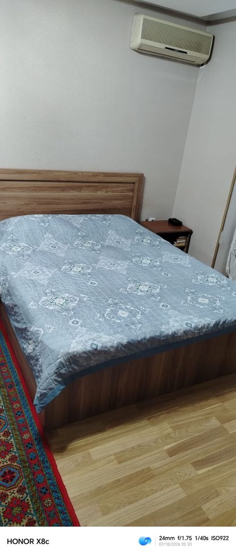 İki nəfərlik taxta çarpayı dəsti.yaninda tumba - Ölçü: təxmini — Bakı