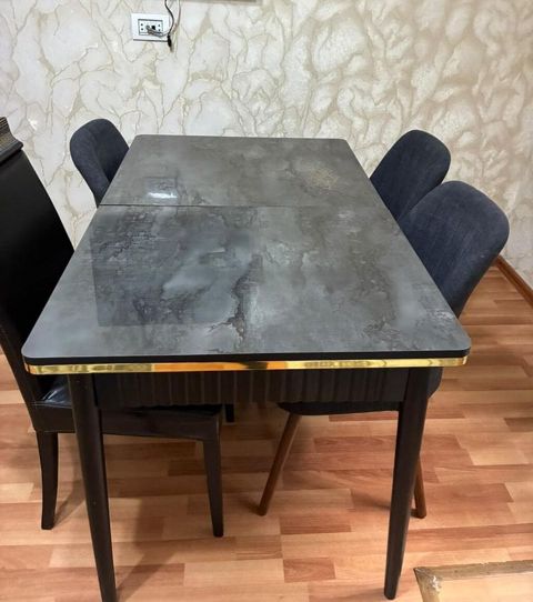 Masa dəsti 3 stulla 120₼. Masa açılır, endirim üçün qəti yazmayın — Digah