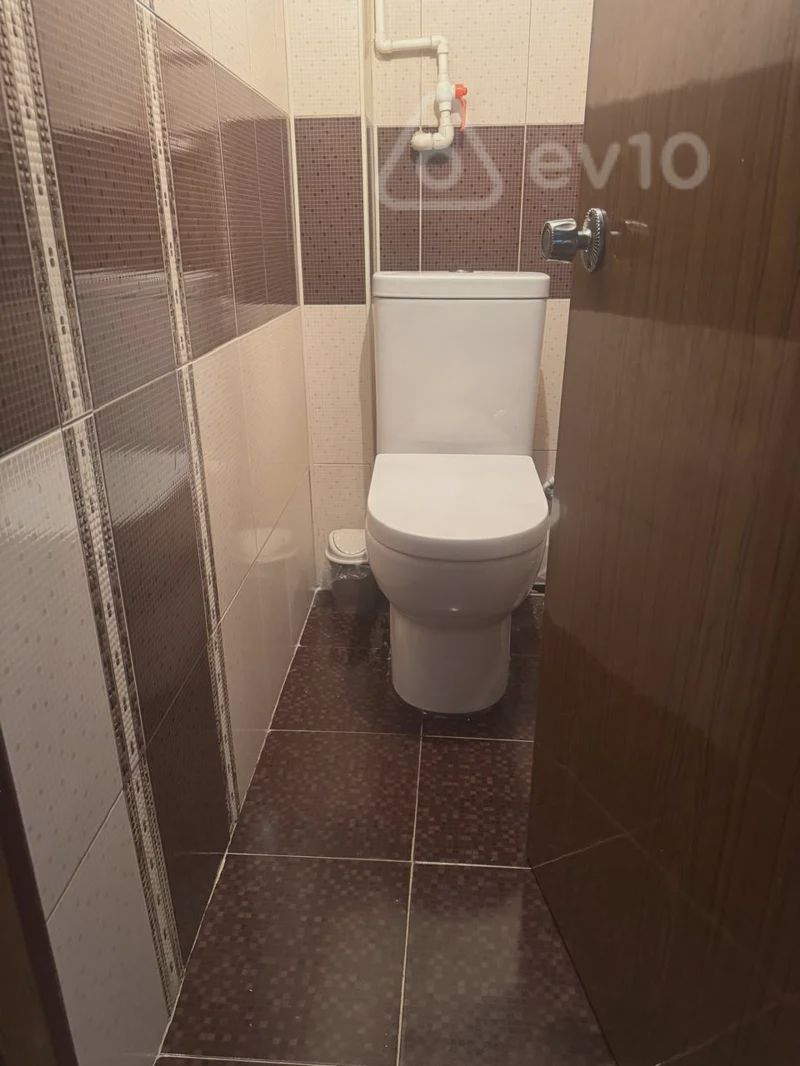For sale: 4-room apartment (old building), 100 m² — Mənzil, Bakı (11)