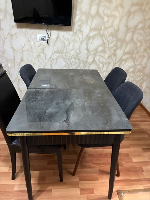 Masa dəsti – 220₼ Açılır masa: boz mərmər naxışlı üstlük, qara — Bakı