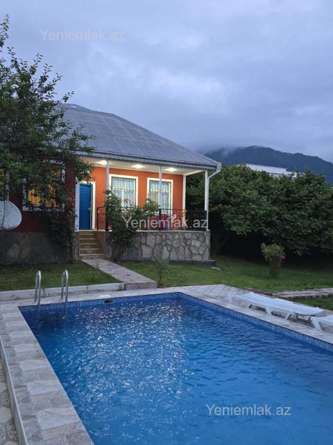 Günlük 3 otaqlı Həyət evi / Villa, 100 m², Qəbələ — Qəbələ