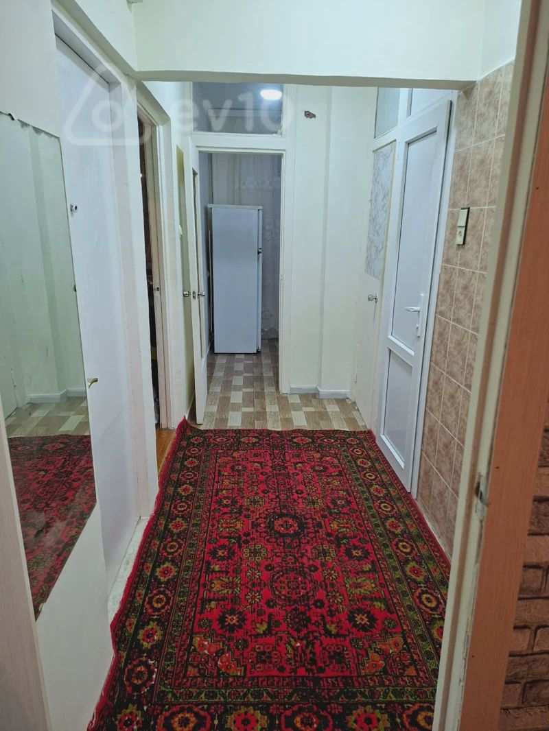 For sale: 2-room apartment (old building), 50 m² — Mənzil, Bakı (9)