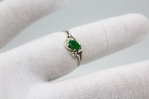 Qadınlar üçün gümüş üzük ES_S_0042 — 21 ₼ · Bakı · Mallar Qadınlar üçün gümüş üzük ES_S_0042 — Bakı