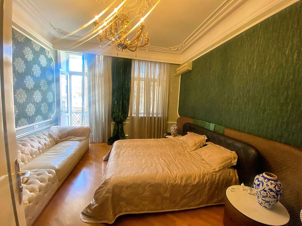 Satılır 5 otaqlı köhnə tikili 210 m² — Mənzil, Bakı (11)