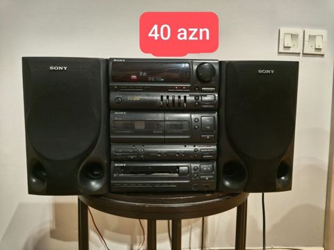 Sony mini Hi‑Fi musiqi mərkəzi – iki akustik səs kolonkasından ibarət — Bakı
