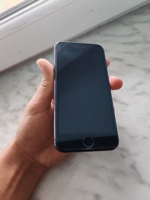 IPhone SE 2020, Qara, Barmaq izi — Digah